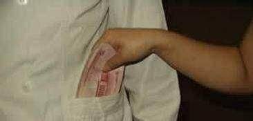 过来人|生宝宝时需要给医生塞红包吗?看这些过来人是怎么做的!