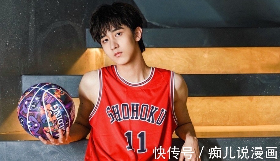 世界的尽头|《灌篮高手》全能唱跳歌手赵让COS流川枫,官方居然说高度还原