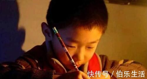 作业|6岁孩子写作业到凌晨,宝爸询问后直接撕了作业本:咱不抄了