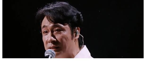 張傲月拿出冠軍獎(jiǎng)杯，韓宇拿出冠軍毛巾，為何吳鎮(zhèn)宇沒帶金馬獎(jiǎng)杯