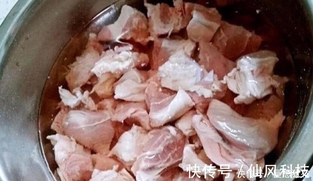 血沫|无论炖什么肉,万万不能直接焯水少了这一步,难怪又老又腥