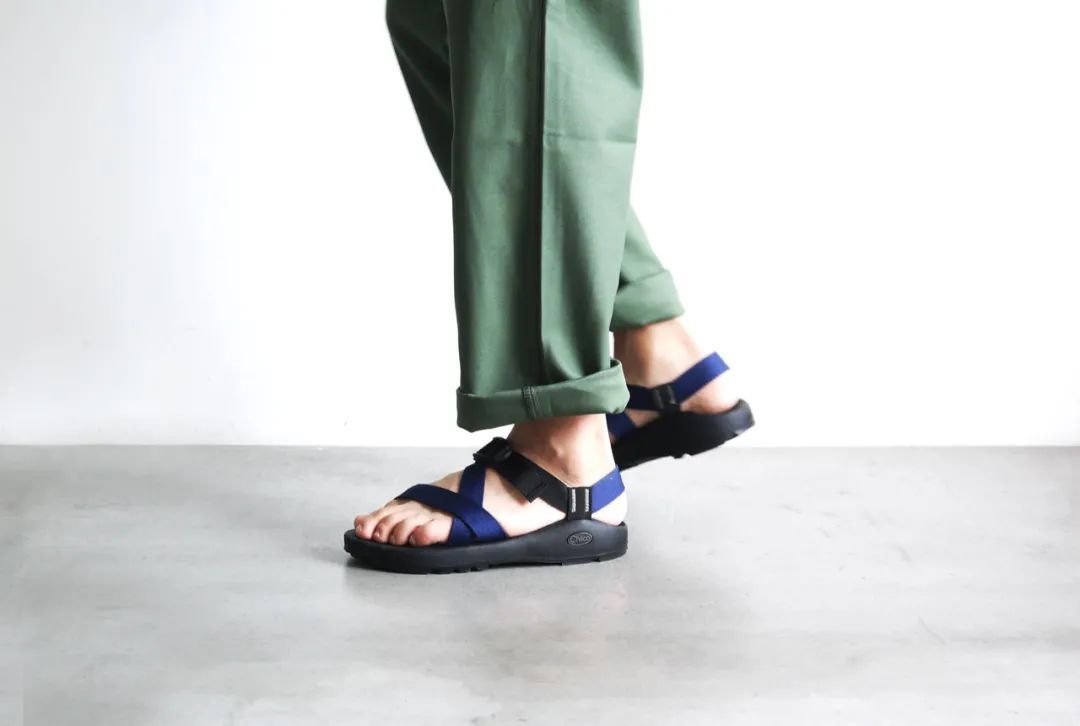 s凉鞋砍男术，男生都爱这样穿凉鞋的女生｜夏日凉鞋集合