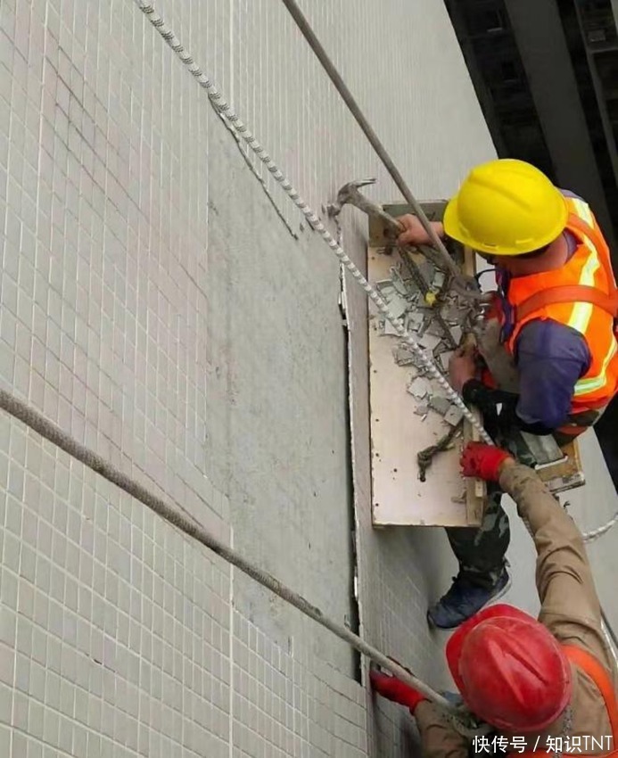 小吕|农村新房外墙贴瓷砖还是喷砂？喷砂有这5大优势，但仍需小心受骗