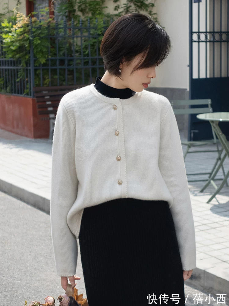 搭配 奔三奔四的女人想提升品味,别错过“毛衣开衫”,简约大气又轻奢