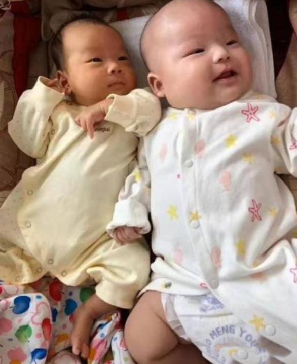 孩子|同一天出生的孩子，一个吃母乳一个吃奶粉，3个月后差距太明显！