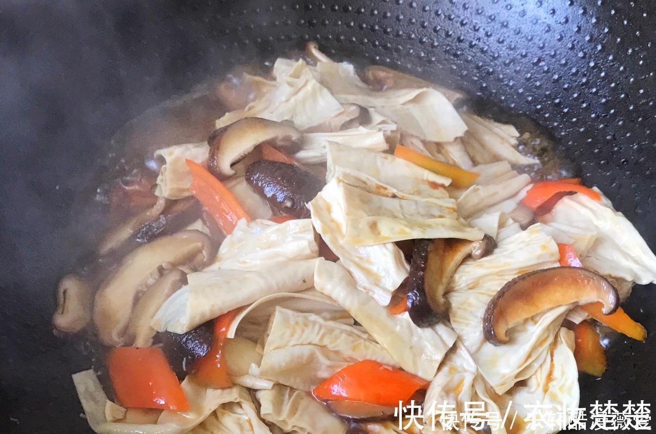 香菇烧腐竹|它是天然“补钙库”,隔三差五吃,荤素搭配营养足,补钙长高个