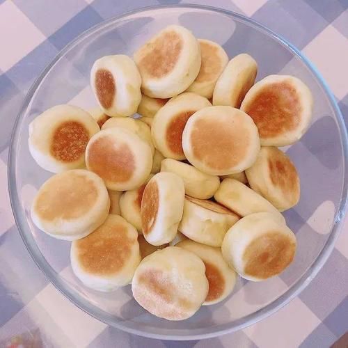 免烤箱，吃过就念念不忘，这款山药小饼看起来其貌不扬