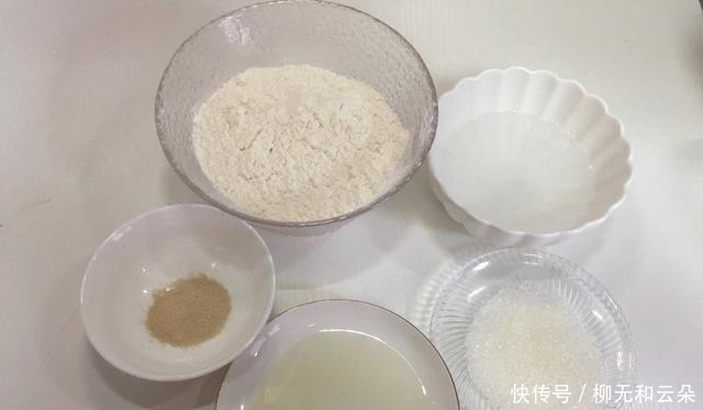 酵母粉|蒸馒头，别只加酵母！学会加“2白”，馒头凉了也不硬，又白又香