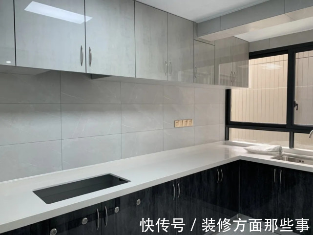 装修|130平简约风三居室L型的厨房，橱柜超多，整体大方时尚