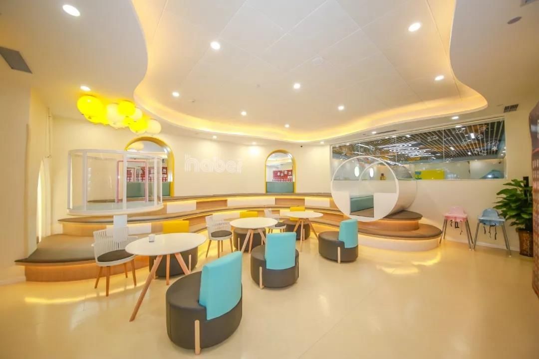 父母|你还不知道什么是亲子游泳?看这里一篇全搞定