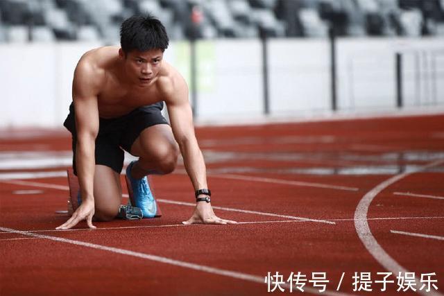 苏东坡|“亚洲飞人”苏炳添：打破纪录后回老家祭祖，意外被扒另一身份