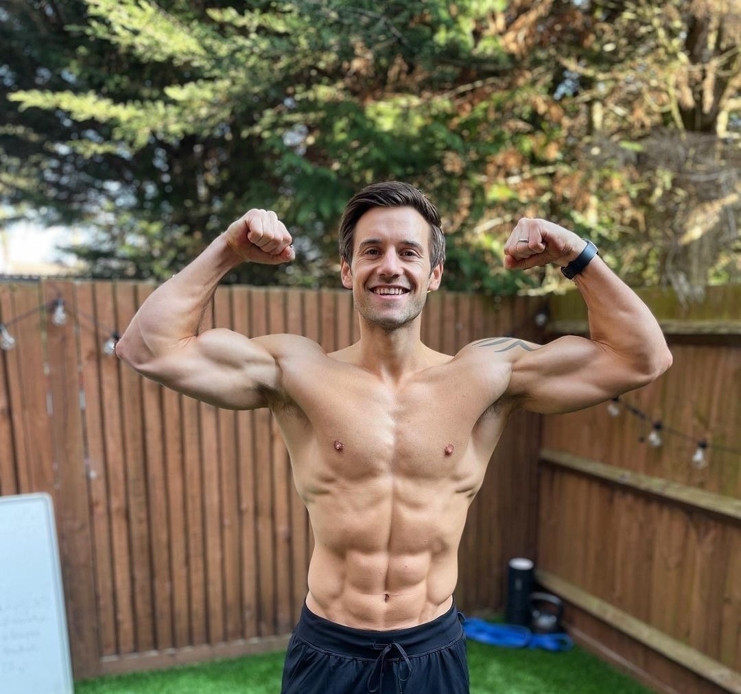 艾力克斯|英国健身男模,胸肌结实饱满腹肌迷人,一身腱子肉尽显男性魅力