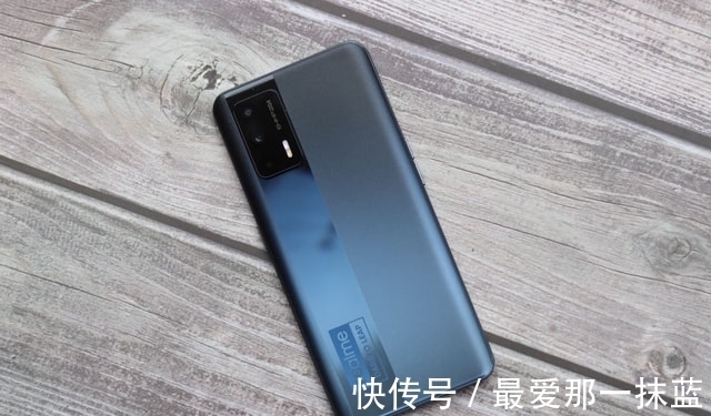 旗舰|从2499元跌至1699元，12GB+256GB，65W闪充顶配旗舰一降再降