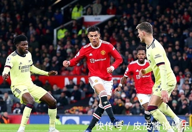 阿森纳|CR7双响球王狂喊球王，8年前“约定”被撕毁，足坛欠C罗1金球奖！
