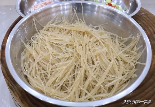 辅料|蚂蚁上树不要直接炒，很多人都不知道，多加这一步，劲道不粘连