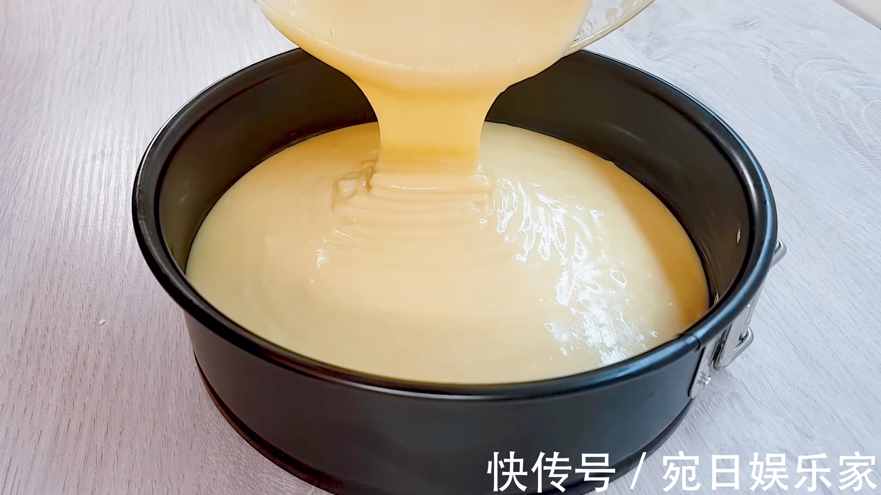 泡打粉|蛋糕懒人做法，不需要打发蛋白，照样松软香甜，蛋香味十足