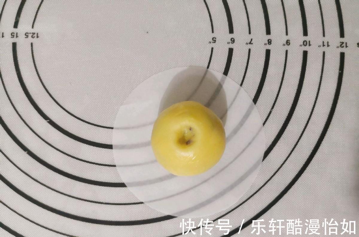 低筋面粉|苹果造型的蛋糕，好看又好吃，几分钟就能学会