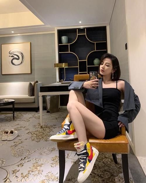 韵味|时髦又显高级还不挑人，轻松穿出女神范，尽显性感韵味