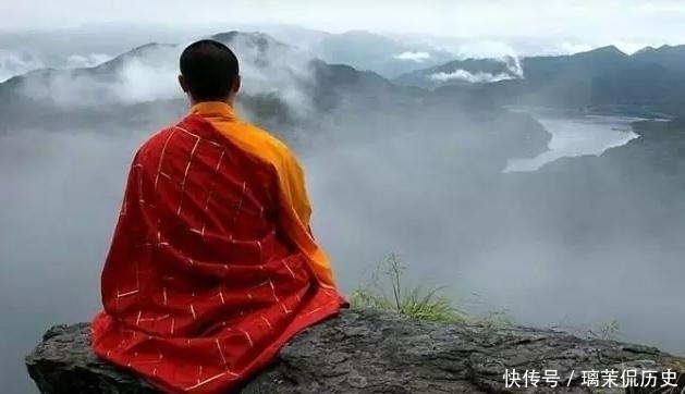 觉定法师:曾割肉救母,用双手修了一座寺庙,一件百衲衣穿43年