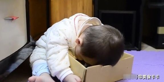 宝爸|1岁萌娃的睡功了得,妈妈叫醒后,被萌娃的反应笑喷了