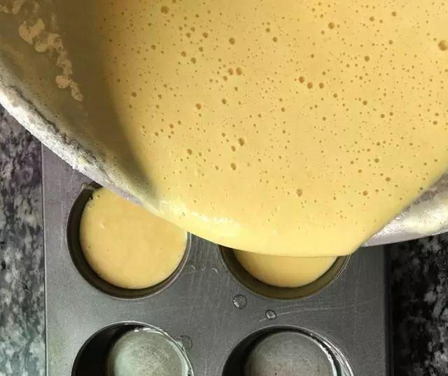 泡打粉|原来风靡大街的脆皮蛋糕做法这么简单，只要三步，早餐就做好了