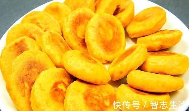 南瓜里打2个鸡蛋,竟然这么好吃教你10分钟快速搞定全家早餐