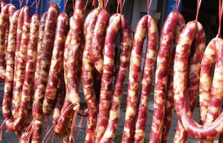 灌香肠别胡乱加调料，这一点很重要，教你做法，咸度合适味道正宗