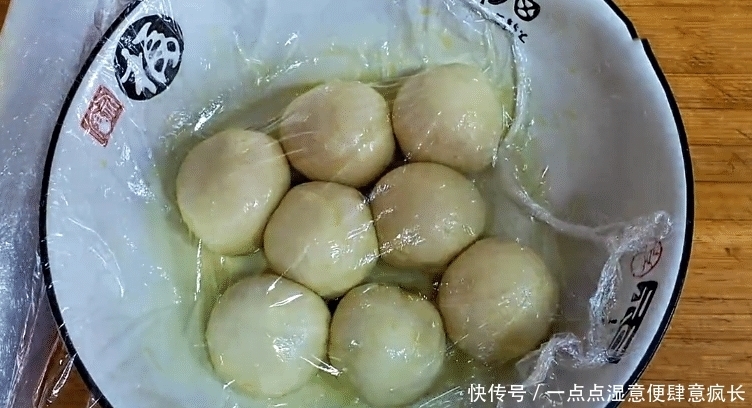 立春后,我常给家人做这道面食,简单一做,薄皮大馅,真香