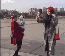 |搞笑GIF：裤子事小，脸面事大，这下以后还怎么见人？