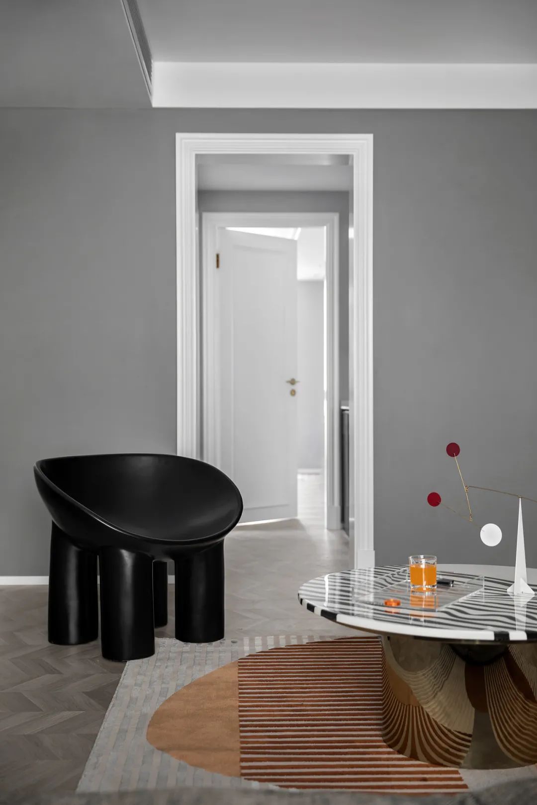 玄关|120㎡现代简约,不规则户型改造,灰色调主体,营造舒适档次