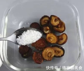 肥厚|泡香菇干，别只会加清水！再加这2样，十分钟快速泡发，干净肥厚