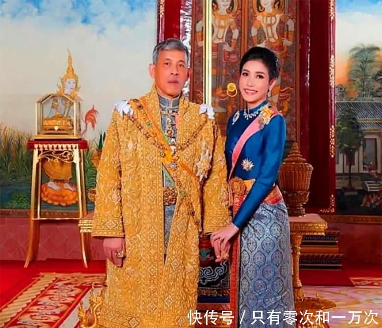 留恋|诗妮娜贵妃被国王赶出皇宫瞬间，回头看了看巍峨的宫墙，充满留恋