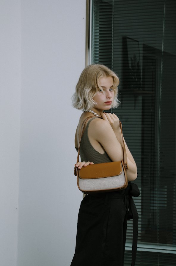 m 剪了短发的娜比，背啥我买啥