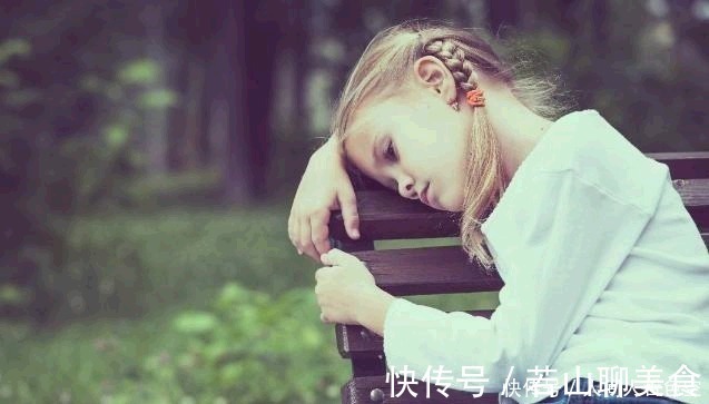 亲子关系|孩子性情大变,总是乱发脾气怎么办,家长用以下两个方法应对