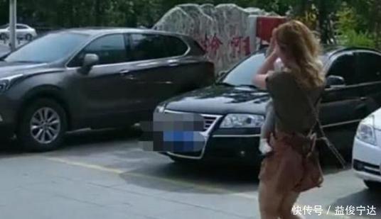 豆豆|走到小区门口,妈妈忙捂住孩子眼睛,知道真相后网友直呼学到了