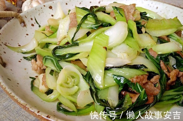 隔夜菜|2种隔夜菜，即使是有冰箱也要倒掉，专家再度警告：毒性极大