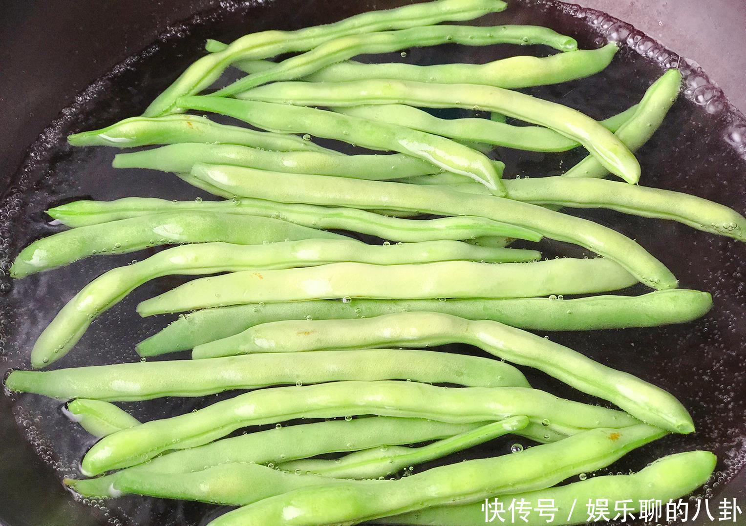 味道|家常菜:肉丝四季豆,脆爽鲜香微辣下饭,食材简单味道不简单