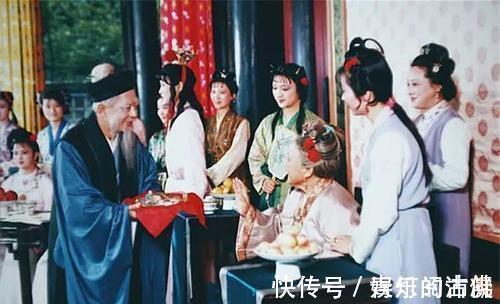 贾宝玉$红楼梦:元春不可能支持宝玉娶宝钗,端午赐礼的猫腻儿藏在礼单中