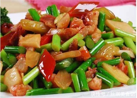 蒜苔|蒜苔炒肉,最忌直接下锅炒,牢记这1步,蒜苔翠绿,肉质鲜嫩