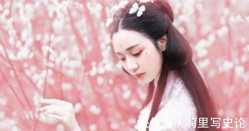 白居易@白居易婚后思念初恋,深夜失眠,写下这首情诗,前两句就让人沉思