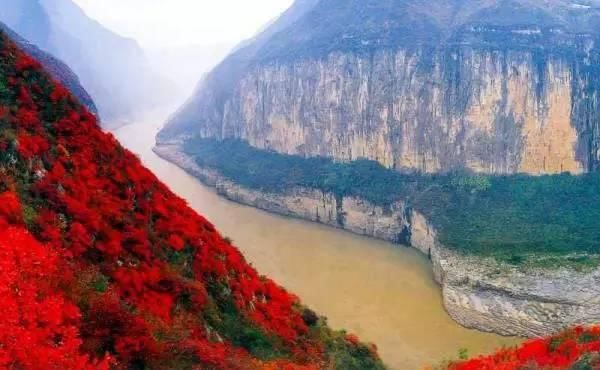 据说这是三峡大坝还没建成时的罕见照片，简直是人间仙境！