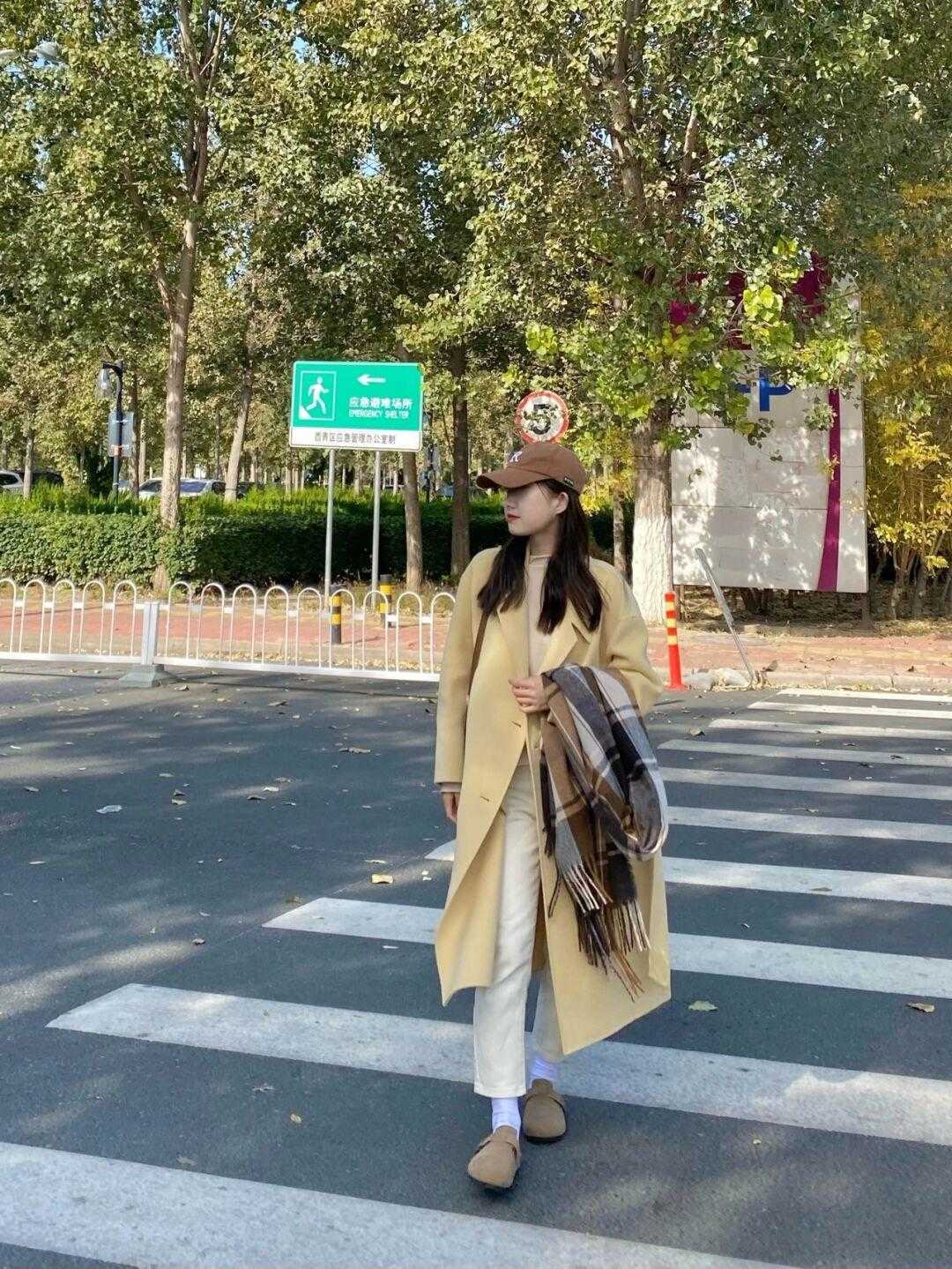 配饰|降温后,如何穿搭保暖,这几个技巧更有用,照着穿有气质