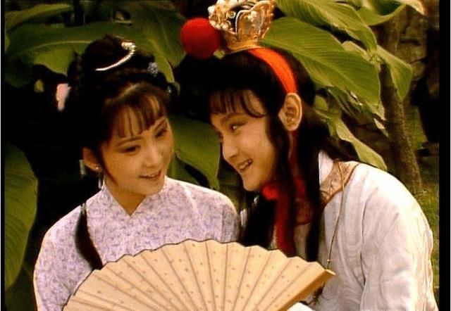 林黛玉|林黛玉与贾宝玉有多风流揭开真相,作者只用了八个字