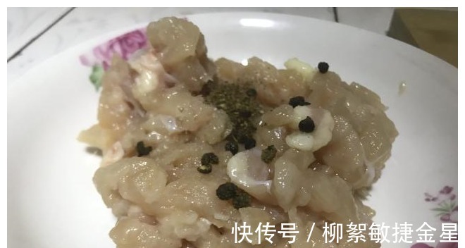 辣子鸡|干辣椒总是炒糊70岁厨师只需多这2步，香辣不糊，炒菜都有！