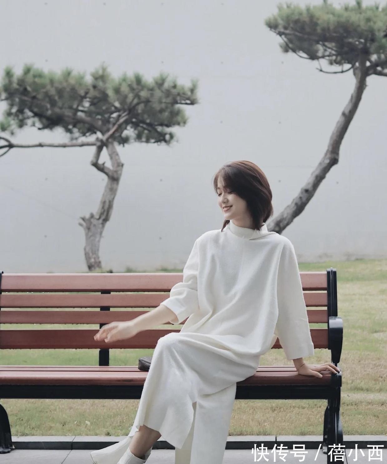 针织连衣裙|30岁的女人冬天怎样穿才优雅?首选“针织连衣裙”,高级感满满