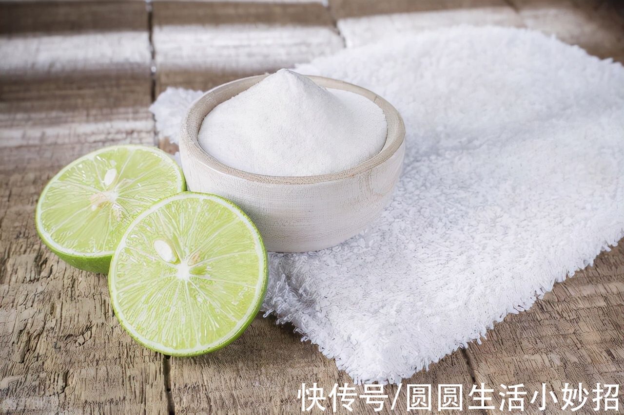 不锈钢锅发黑发黄，教你一招，只需用它抹一抹，立马像新的一样