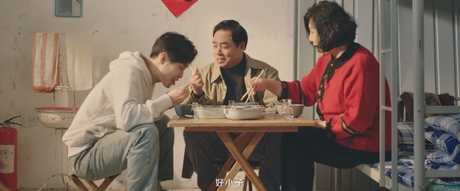 新年|新年致敬拼搏的福将!魏秋月携子出演郎平微电影