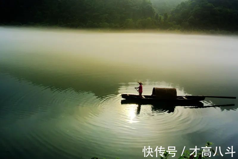 白居易$刘禹锡这首诗,短短4句,笑中带泪,道尽一生委屈,令人唏嘘!