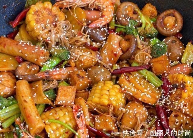 巨费|麻辣香锅这样做,闺蜜三人抱着锅都吃不够,巨费米饭