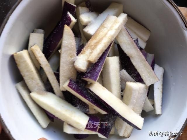 电饭煲焖饭必须有姓名!饭菜一锅出,做法又简单,太香了